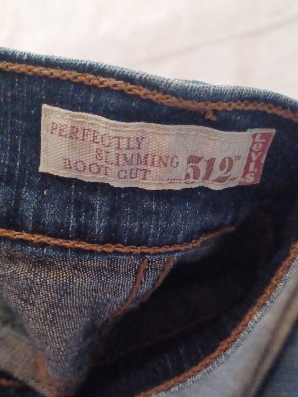 Levis 512 Perfectly Slimming Bootcut Jeans Women's Size 10 Petite Medium - Picture 9 of 9